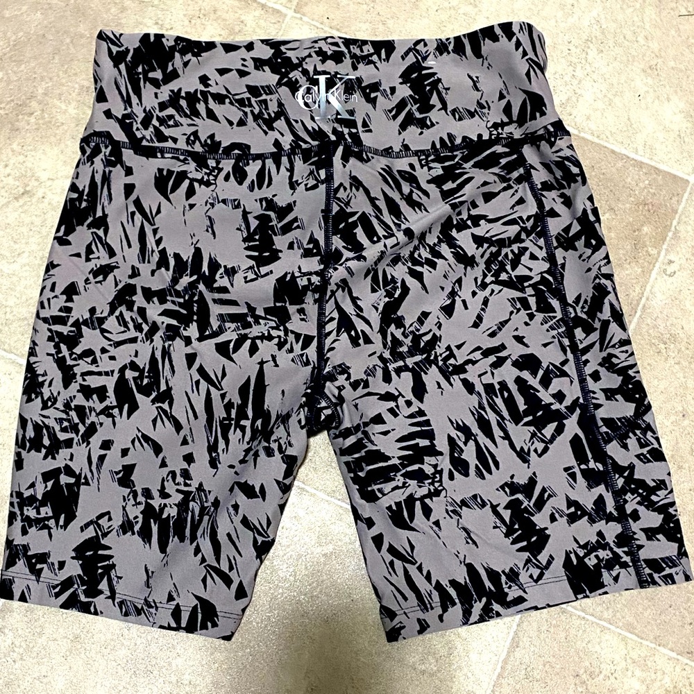 Calvin Klein women’s athletic bike shorts - size large